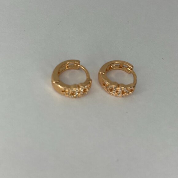 Gold Heart White Stone Hoop Earrings Modern Minimalist Small Hoop 0.5inch Office - Picture 3 of 8